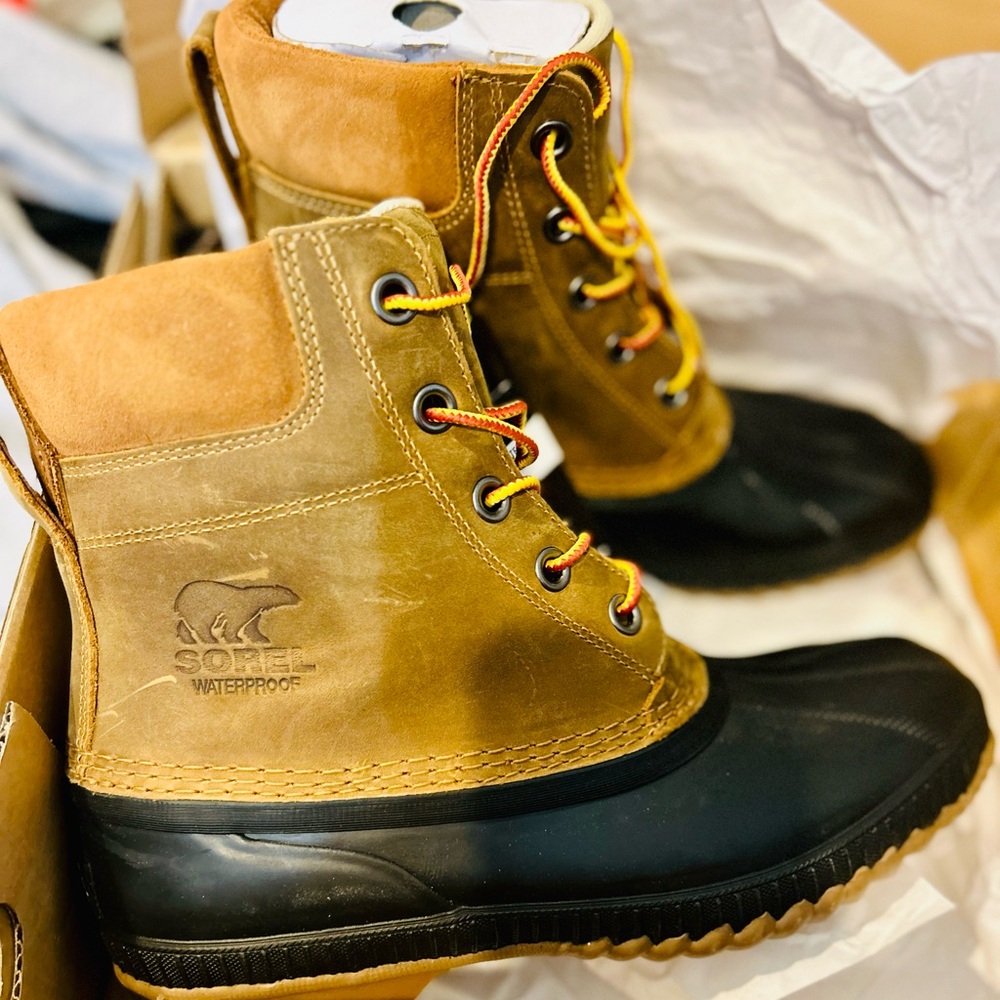 Men’s Sorel Cheyanne II Duckboots 10.5. Chipmunk/Black. In Box